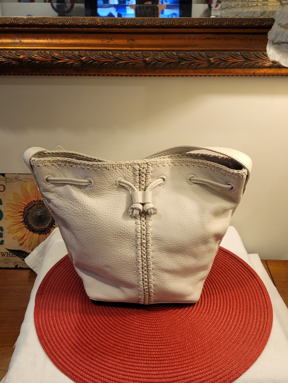 👜NWOT~ THE SAK LEATHER BUCKET BAG
